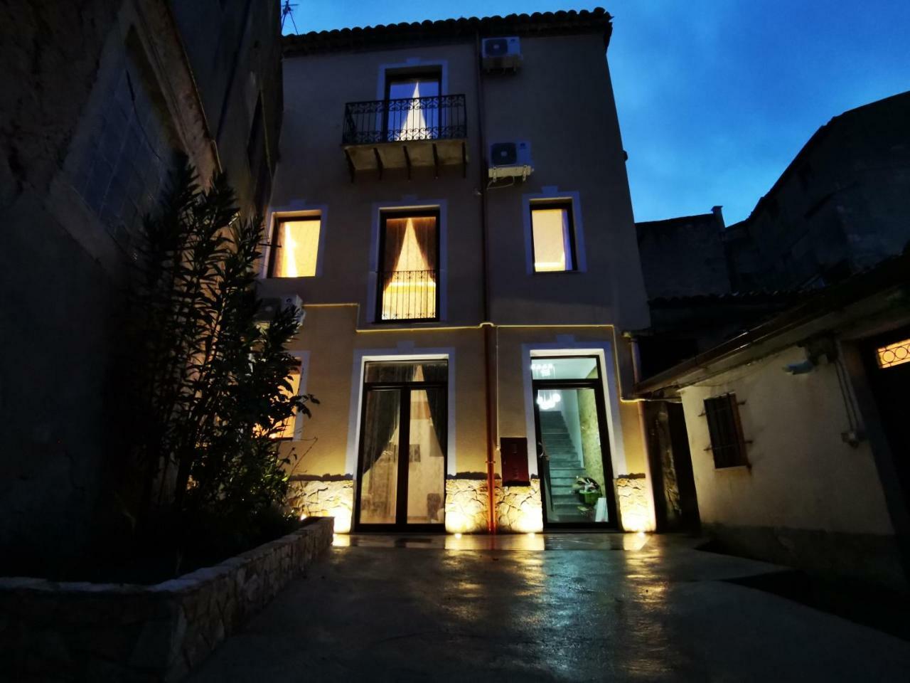 Suite Inn Centro Dimora Storica 엔나 외부 사진